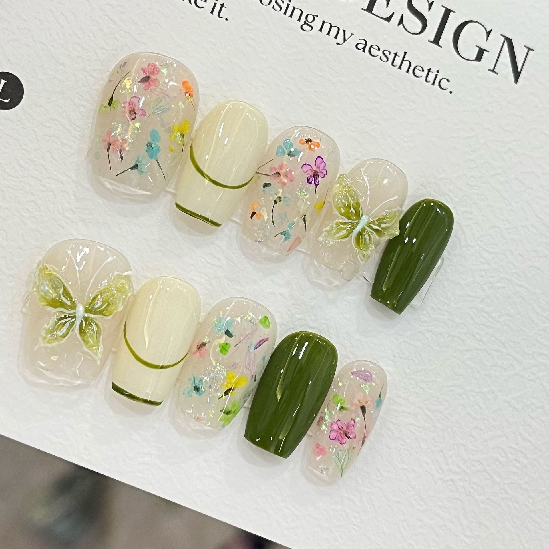Pressed Flower Art - 10 Uñas Postizas de Mariposa y