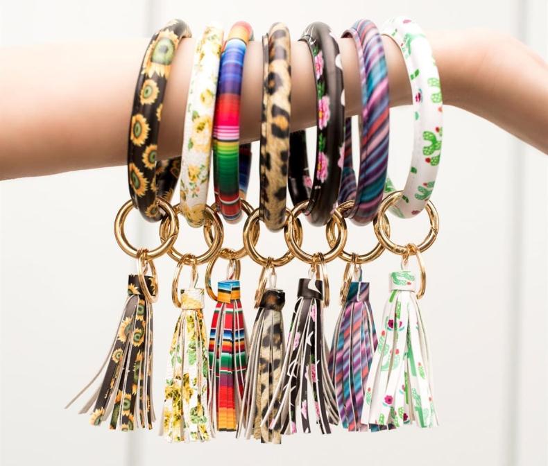 LLavero con monograma de Cactu - Monogram Keychain Leather reseña y precio